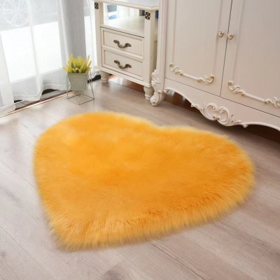 Tappeto rettangolare in tinta unita Villus Tappeto resistente alle macchie a forma di cuore per la decorazione domestica
