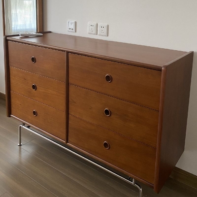 Hochmoderne Doppelkommode aus Kiefernholz mit Stauraum f&uuml;r das Schlafzimmer