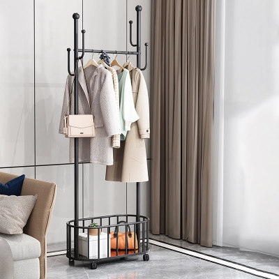Wundersch&ouml;ner Kleiderb&uuml;gel, einfarbiger Korb zur Aufbewahrung, Metallgarderobe mit Rollen
