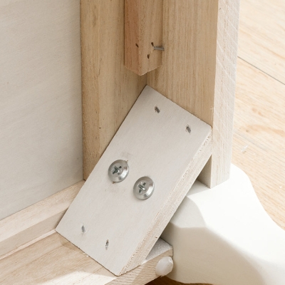 Nachttischkommode aus Holz im modernen Stil mit Keramikgriff