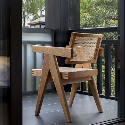 Sedia da pranzo contemporanea in legno massello con schienale aperto per la casa