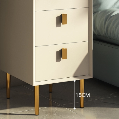 Kommode aus Massivholz mit Schubladen. Zeitgen&ouml;ssische Kommode mit Beinen f&uuml;r das Schlafzimmer