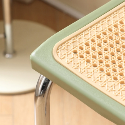 Sedia da pranzo laterale in stile moderno con base in metallo e plastica con schienale aperto per la casa