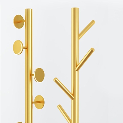 Moderne Metallgarderobe, Kleiderhaken, Kleiderb&uuml;gel mit Marmorboden