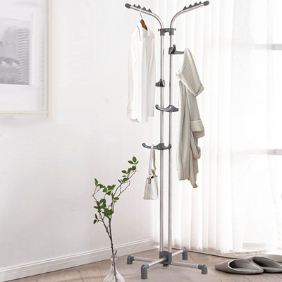 Zeitgen&ouml;ssischer Flurbaum aus Metall mit Haken und Rollen
