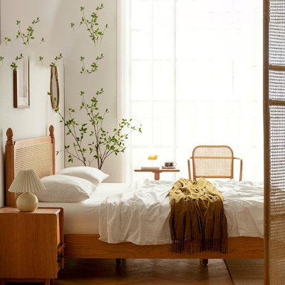 Letto standard moderno con struttura in tinta unita in ciliegio con gambe dorate personalizzate