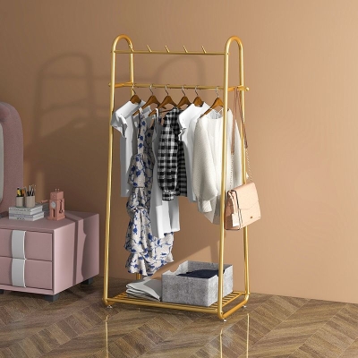 Glam-Garderobenst&auml;nder mit Metallrahmen, Kleiderstange und Kleiderb&uuml;gel im unteren Regal
