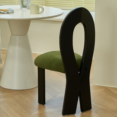 Sedia da pranzo imbottita in legno massello con schienale aperto per sala da pranzo moderna