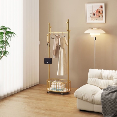 Luxuri&ouml;ser, freistehender Garderobenst&auml;nder im Metall-Haken-Design f&uuml;r das Wohnzimmer