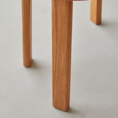 Sedia da pranzo contemporanea in legno di quercia con finitura opaca per soggiorno
