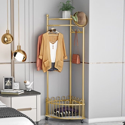 Glamour-Flurst&auml;nder aus Metall in Gold und Schwarz, inklusive freistehender Garderobe