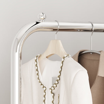 Industrieller Kleiderb&uuml;gel, Aufbewahrungsgarderobe aus silbernem Metall mit Rollen