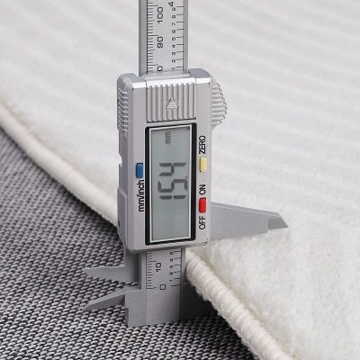 Linea di tappeti moderni grigio chiaro Tappeto in poliestere resistente alle macchie per la decorazione domestica