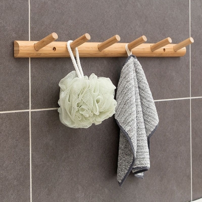 Zeitgen&ouml;ssisches Eingangs-Set, Wandhaken aus Holz, kein st&ouml;render Effekt, inklusive Garderobenst&auml;nder