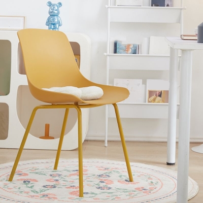 Sedia da pranzo laterale Parsons in plastica con gambe in metallo per cucina contemporanea