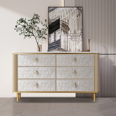 Klassische Glam-Doppelkommode aus Stein mit Metallf&uuml;&szlig;en f&uuml;r das Schlafzimmer