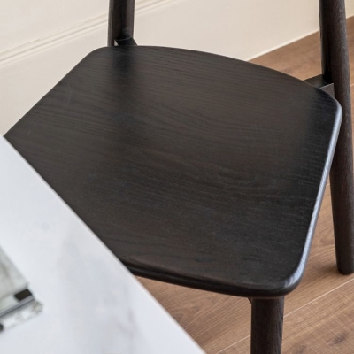 Sedia da pranzo moderna senza braccioli in legno massello con schienale aperto
