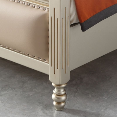 Letto standard imbottito in legno massello con struttura vittoriana beige standard con finiture a chiodo