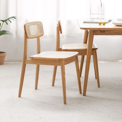 Sedia da pranzo contemporanea in legno di quercia con finitura opaca per soggiorno