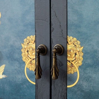 Cassettiera verticale in legno in stile tradizionale con cassetti