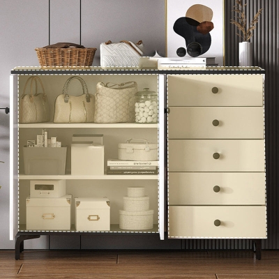 Moderne Kommode aus Holz