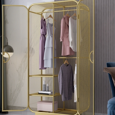 Armadio guardaroba in stile moderno con appendiabiti in metallo
