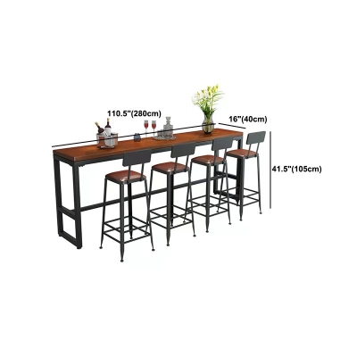 Industrieller Bistrotisch mit Metallb&ouml;cken, brauner Bartisch mit Massivholzplatte
