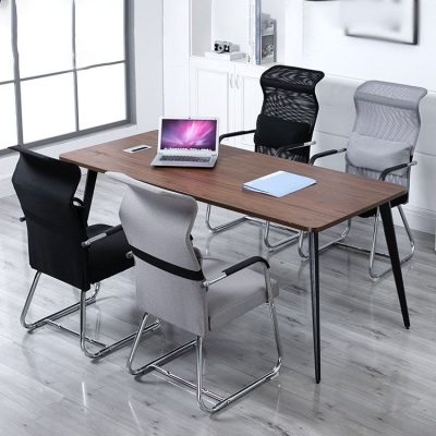 Moderner ergonomischer Computerstuhl, B&uuml;rostuhl mit Chromgestell und Metallgestell