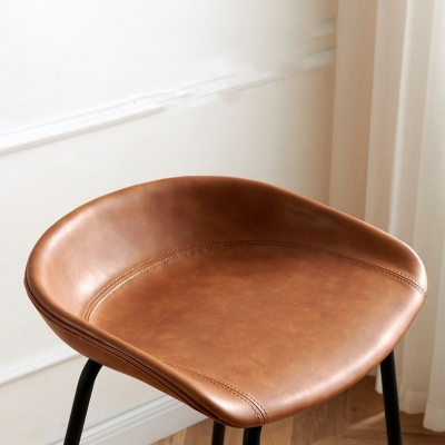 Zeitgen&ouml;ssischer Barhocker aus PU-Leder mit Schalensitz und Metallbeinen