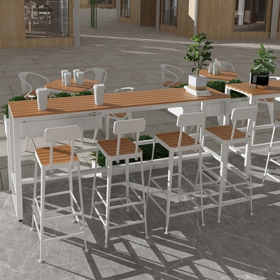 Moderner Bistro-Bartisch aus Metall und Holz mit wei&szlig;er Basis