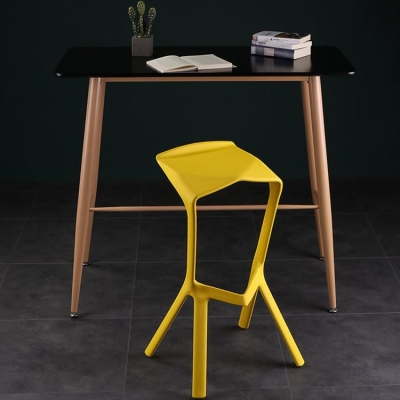 Industrieller, armloser Thekenhocker, Caf&eacute;-Barhocker aus Kunststoff mit 4 Beinen
