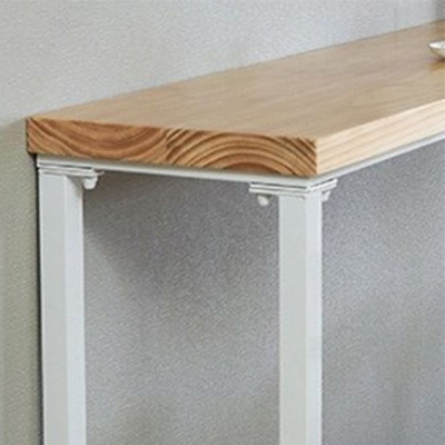 Rechteckiger Bartisch aus Kiefernholz. Luxuri&ouml;ser Bartisch mit Bockgestell in Wei&szlig;