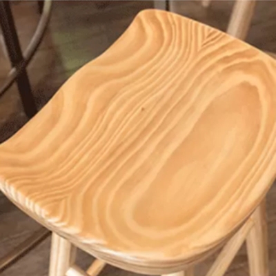 Industrieller armloser, r&uuml;ckenfreier Thekenhocker, Holz-Barhocker mit Pedal f&uuml;r Caf&eacute;