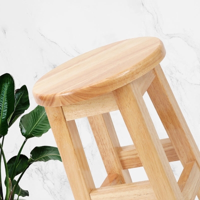 Moderner Barhocker aus massivem Holz f&uuml;r das Esszimmer