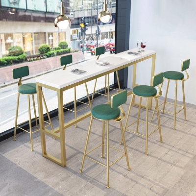Gepolsterter Barhocker im Glam-Stil mit niedriger R&uuml;ckenlehne und goldenem Rahmen