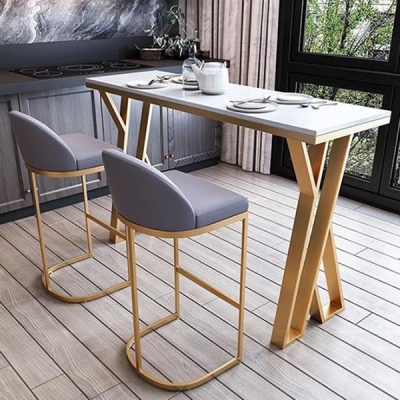 Wei&szlig;er und goldener Bistro-Bartisch. Moderner Bistro-Bartisch mit Steinplatte