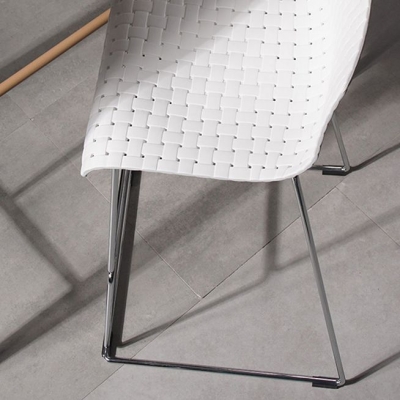 Industrieller Barhocker aus Kunststoff ohne Armlehnen f&uuml;r das Wohnzimmer