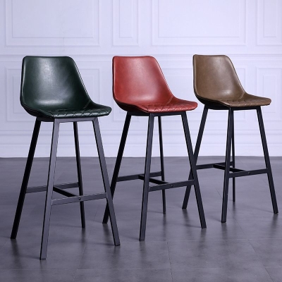 Moderner Barhocker aus PU-Leder mit Schalensitz und Metallbeinen