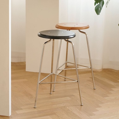 Zeitgen&ouml;ssischer runder armloser Barhocker aus massivem Holz mit Metallgestell