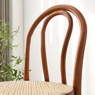 Zeitgen&ouml;ssischer Barhocker aus Holz, massiver Barhocker mit rundem Sitz und Holzbeinen
