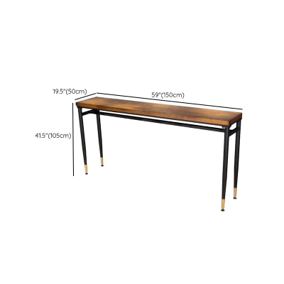 Barhoher Tisch mit Holzplatte, schwarzen Beinen und Metallsockel