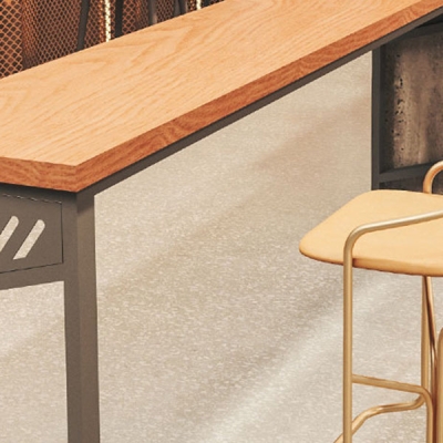 Rechteckiger Bistrotisch mit massiver Holzplatte, industrieller Pub-Tisch mit Metallsockel