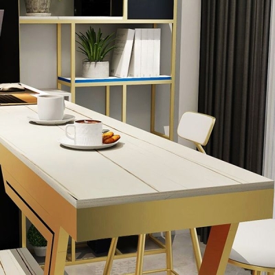Polierter Bistrotisch mit Steinplatte, Glamour-Pub-Tisch mit Metallgestell