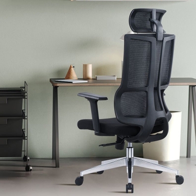 Wsp&oacute;łczesne krzesło z regulacją wysokości siedziska. Ergonomiczna poduszka w zestawie. Krzesło biurowe