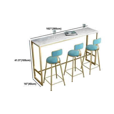 Bar-Esstisch aus Stein. Glamour&ouml;ser rechteckiger Bartisch mit Bock f&uuml;r das Esszimmer