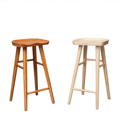 Industrieller armloser, r&uuml;ckenfreier Thekenhocker, Holz-Barhocker mit Pedal f&uuml;r Caf&eacute;