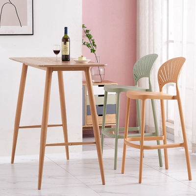 R&uuml;ckenlehne, Theke, hoher Hocker, industrieller, armloser Caf&eacute;-Barhocker aus Kunststoff