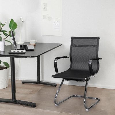 Sedia da scrivania moderna nera con sedile AirGrid traspirante e sedia sul lato posteriore