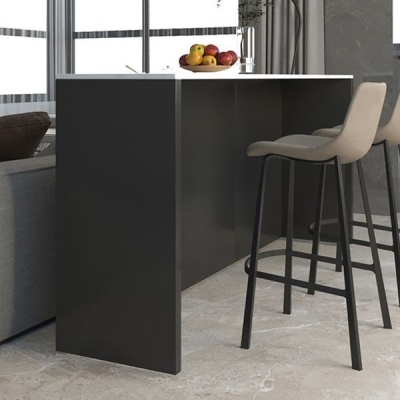Industrieller Bartisch mit Metallgestell und wei&szlig;er Steinplatte