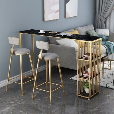 Bartisch mit Marmorplatte f&uuml;r kleine Pl&auml;tze. Glamour&ouml;ser Kneipentisch mit Metallrahmen